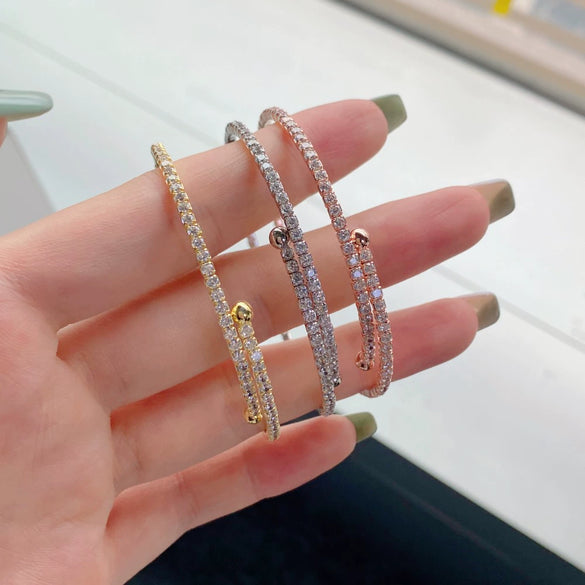 Wholesale Women's Fashion Light Luxury 925 Silver Bracelet With Geometric Pattern And Electroplating Process