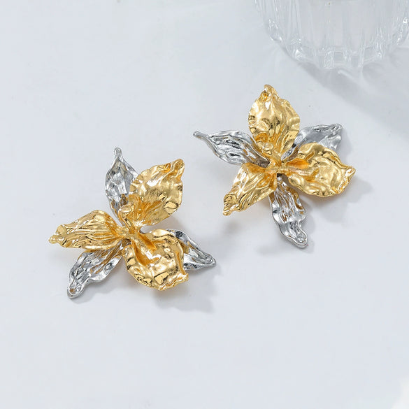 Wholesale Women's Fashion Multilayer Zinc Alloy Earrings With Flower Pattern And Electroplating Design