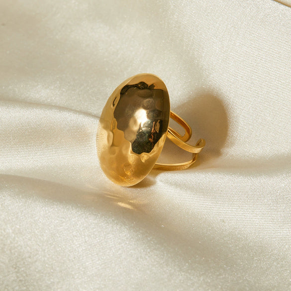 Wholesale Women's Fashion Pleated Hammer Oval Ring In Stainless Steel With Geometric Design And Electroplating