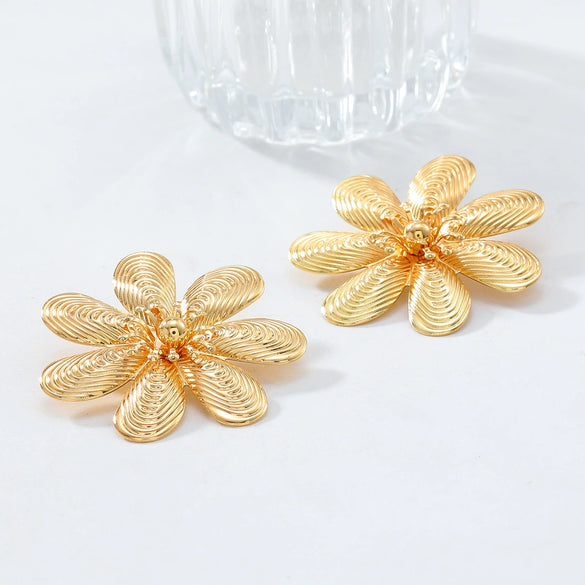 Wholesale Women's Fashion Retro Exaggerated Flower Earrings Zinc Alloy Electroplated