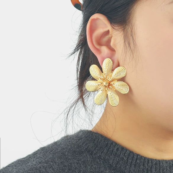 Wholesale Women's Fashion Retro Exaggerated Flower Earrings Zinc Alloy Electroplated