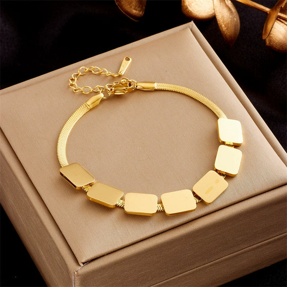 Wholesale Women's Fashion Retro Highend Titanium Steel Hollow Butterfly Pendant Bracelet With Electroplated Metal Chain