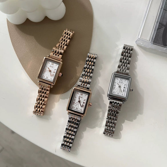 Wholesale Women's Fashion Retro Quartz Watch With Alloy Case And Steel Strip Band