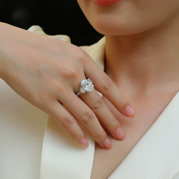 Wholesale Women's Fashion Ring Eggshaped Moissanite Inlaid 925 Silver