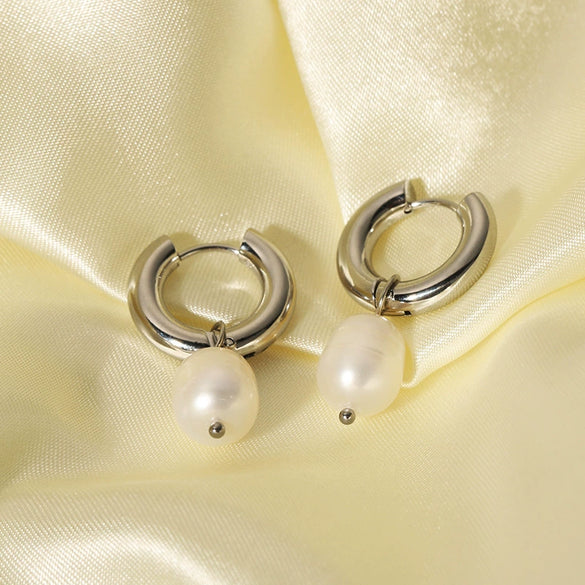 Wholesale Women's Fashion Simple Ins Stainless Steel Earrings With Natural Freshwater Pearl Pendant Vacuum Real Gold Electroplating In Pvd Furnace
