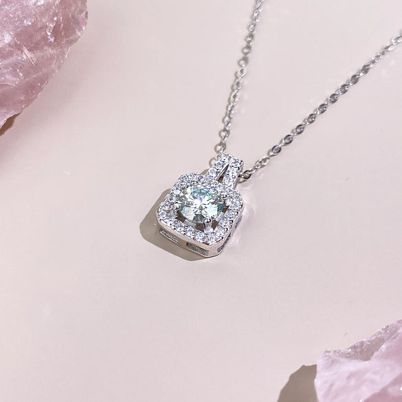 Wholesale Women's Fashion Square Moissanite Pendant Necklace With Geometric Pattern Made Of 925 Silver And Electroplated
