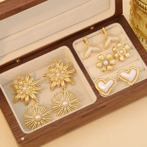Wholesale Women's Fashion Stainless Steel Heart Pattern Electroplated Imitation Pearl Earrings