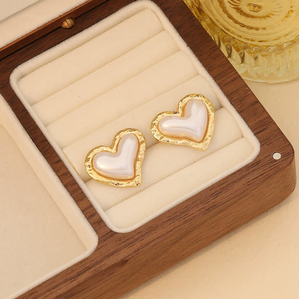 Wholesale Women's Fashion Stainless Steel Heart Pattern Electroplated Imitation Pearl Earrings