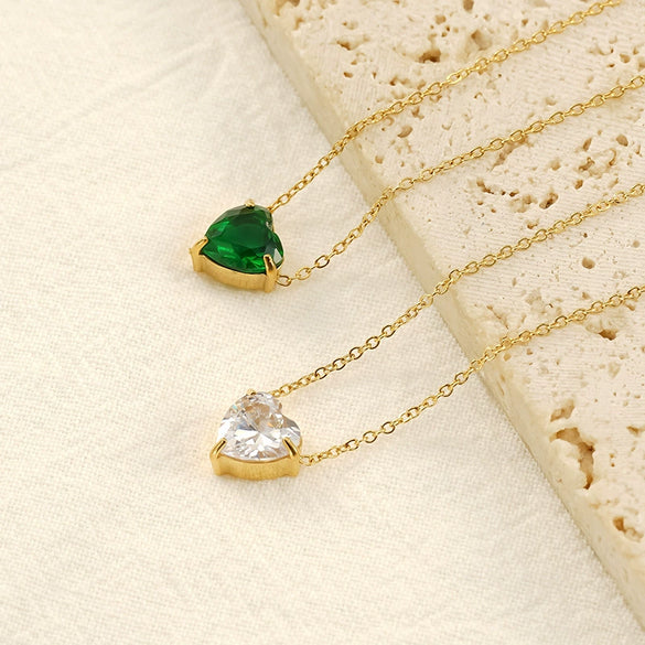 Wholesale Women's Fashion Stainless Steel Heartshaped Zircon Electroplated Clavicle Necklace