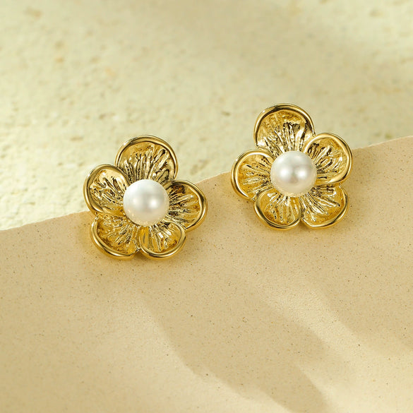 Wholesale Women's Fashion Titanium Steel And Pearl Flower Earrings With Electroplating Treatment