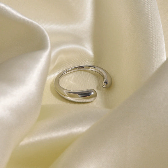 Wholesale Women's Fashionable Cold Style Titanium Steel Oval Open Ring With Geometric Pattern And Electroplating