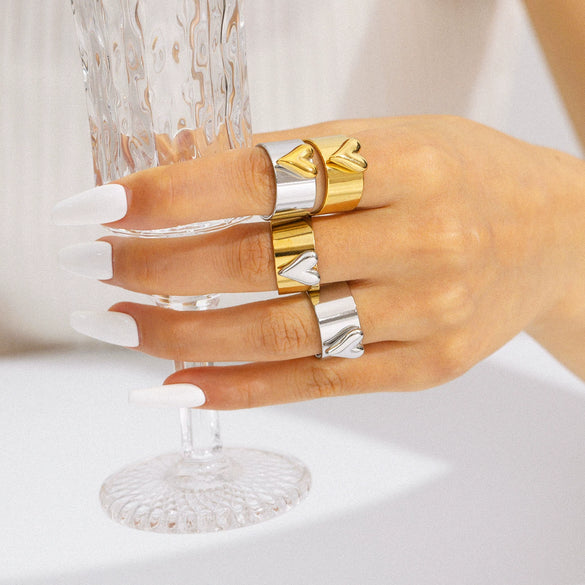 Wholesale Women's Fashionable Geometric Heartshaped Stainless Steel 18K Goldplated Ring
