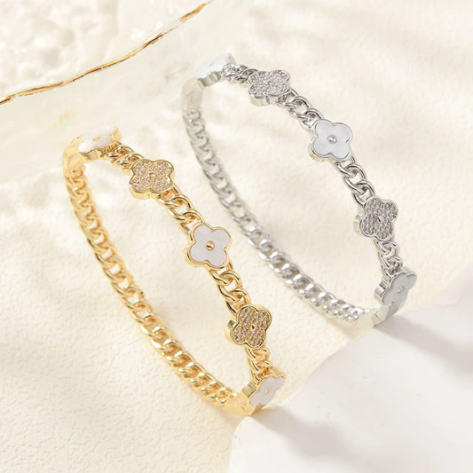 Wholesale Women's Flower Bracelet With Real Gold Electroplated And Color Preserving Electroplating Made Of Copper Plastic
