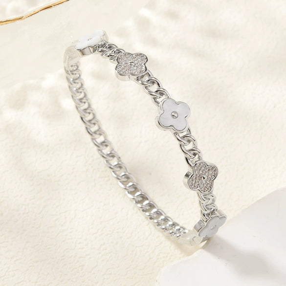 Wholesale Women's Flower Bracelet With Real Gold Electroplated And Color Preserving Electroplating Made Of Copper Plastic