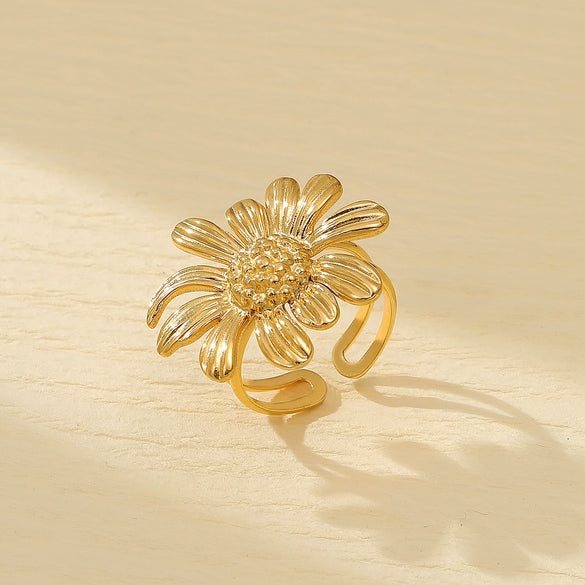 Wholesale Women's Flower Pattern Titanium Steel Ring With Electroplating Light Luxury And Antique Style Set With Natural Stone