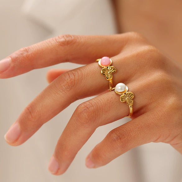 Wholesale Women's Flower Ring Stainless Steel With 18K Gold Inlay And Round Natural Stone Pvdp Furnace Real Gold Treatment