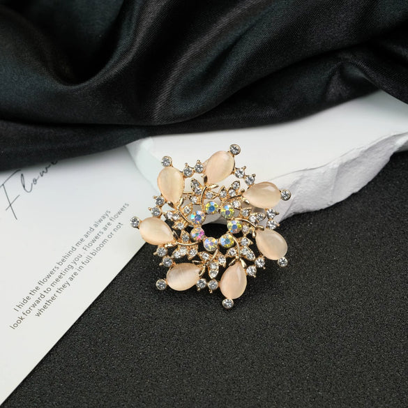 Wholesale Women's Flower Shape Zinc Alloy Electroplated Cat's Eye Stone Bauhinia Brooch Clothing Accessories