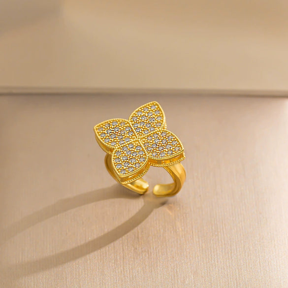 Wholesale Women's Fourleaf Clover Microinlaid Zircon Necklace Titanium Steel Snake Bone Chain Simple Elegant Light Luxury Niche Lucky Grass Allmatch Furnace Vacuum Plating