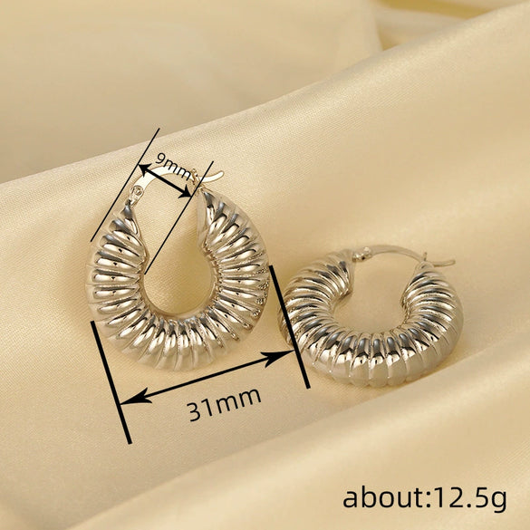 Wholesale Women's French Retro Copper Earring Set With Ushaped Drop Shape And Geometric Patterns Electroplated