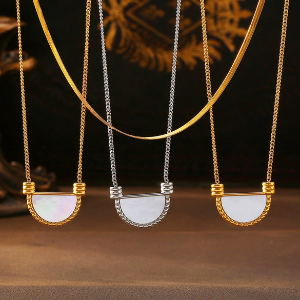 Wholesale Women's French Retro Elegant Titanium Steel Jewelry With Electroplated Ushape And Geometric Inlaid White Seashell Semicircle Pendant Necklace