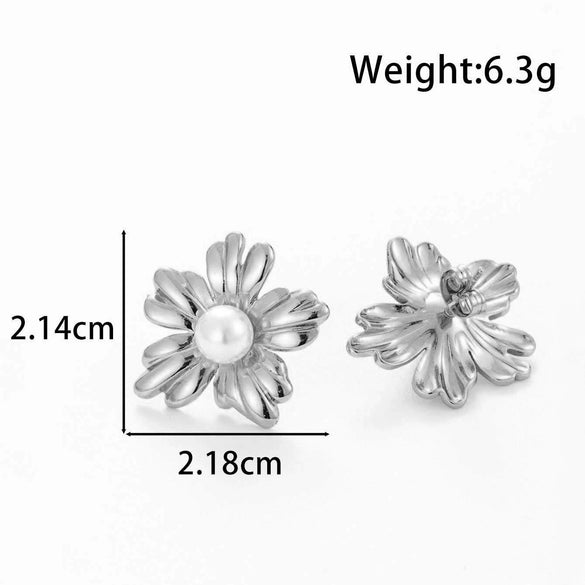 Wholesale Women's French Retro Flower Titanium Steel Earrings With Electroplating Design