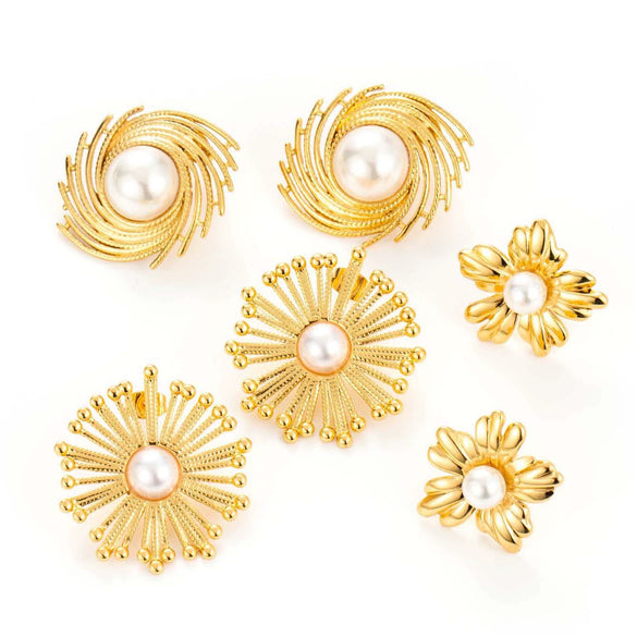 Wholesale Women's French Retro Flower Titanium Steel Earrings With Electroplating Design