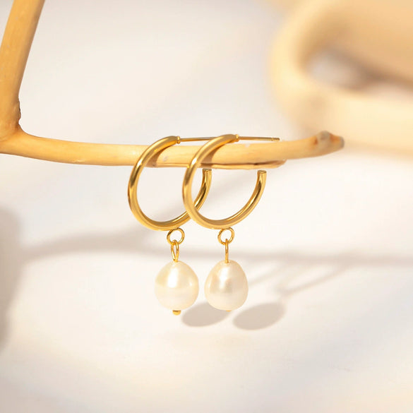 Wholesale Women's French Retro Freshwater Pearl Earrings Titanium Steel Nonfading 18K Gold Nonfading Geometric Style