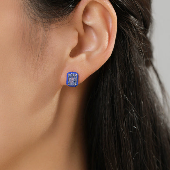 Wholesale Women's French Retro Geometric S925 Silver Earrings With Imitation Diamond And Enamel Shine