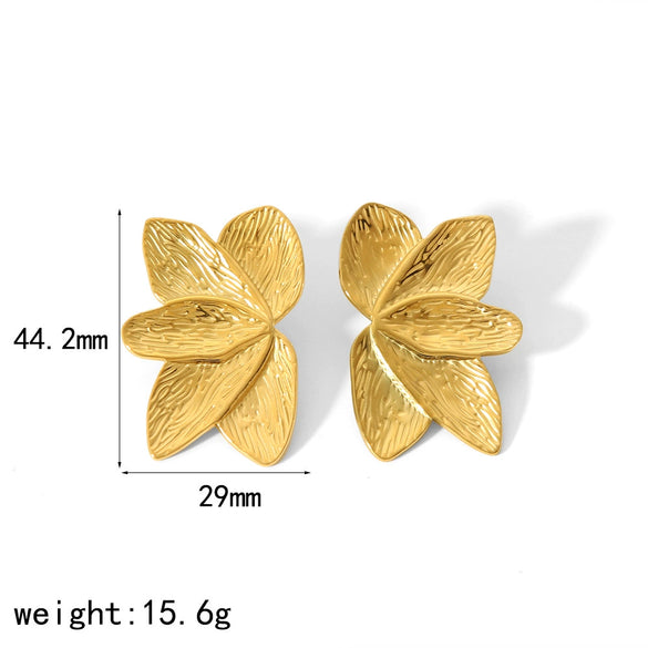 Wholesale Women's French Vintage Ins Style Flower Butterfly Leaf Titanium Steel Earrings With Electroplating