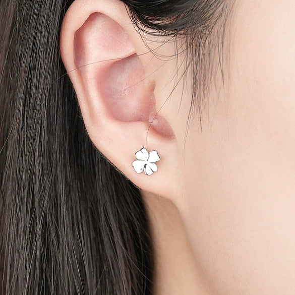 Wholesale Women's Fresh And Minimalist Flower Pattern S999 Sterling Silver Stud Earrings Electroplated