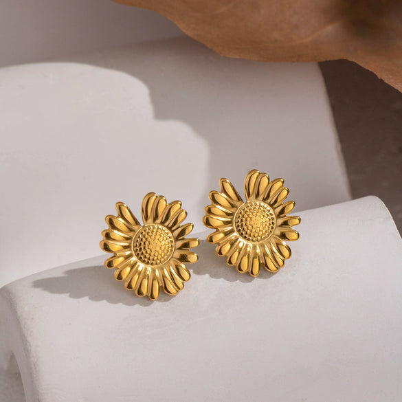 Wholesale Women's Fresh And Minimalist Style Flower Stainless Steel Vacuum Real Gold Plated Earrings Accessories