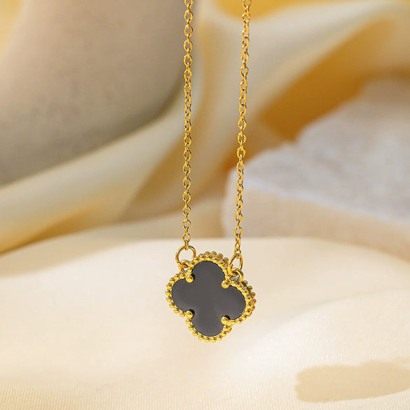 Wholesale Women's Fresh And Simple Flower Pattern Fourleaf Clover Titanium Steel Electroplated Ochain Necklace