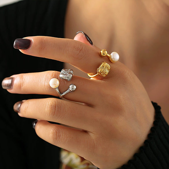 Wholesale Women's Freshwater Pearl And 316L Stainless Steel Geometric Hollow Ball Shaped Ring With 18K Gold Plated Pvd Electroplating
