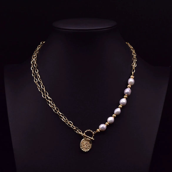 Wholesale Women's Freshwater Pearl Clavicle Chain Necklace With Geometric Design And Electroplating Treatment