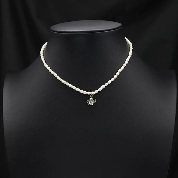 Wholesale Women's Freshwater Pearl Clavicle Chain Necklace With Geometric Design And Electroplating Treatment