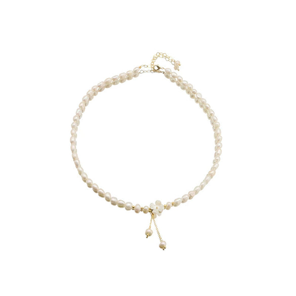 Wholesale Women's Freshwater Pearl Clavicle Chain Necklace With Geometric Design And Electroplating Treatment