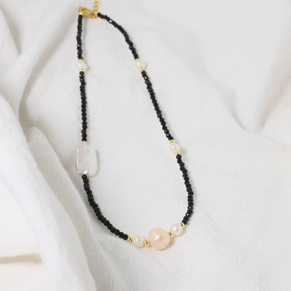Wholesale Women's Freshwater Pearl Clavicle Chain Necklace With Geometric Design And Electroplating Treatment