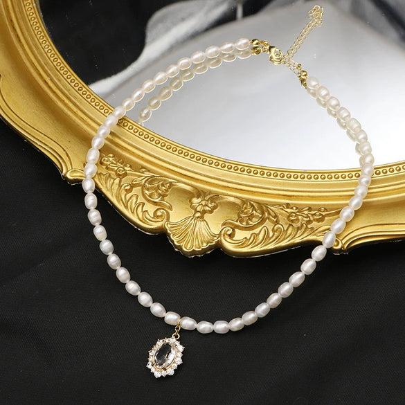Wholesale Women's Freshwater Pearl Clavicle Chain Necklace With Geometric Design And Electroplating Treatment