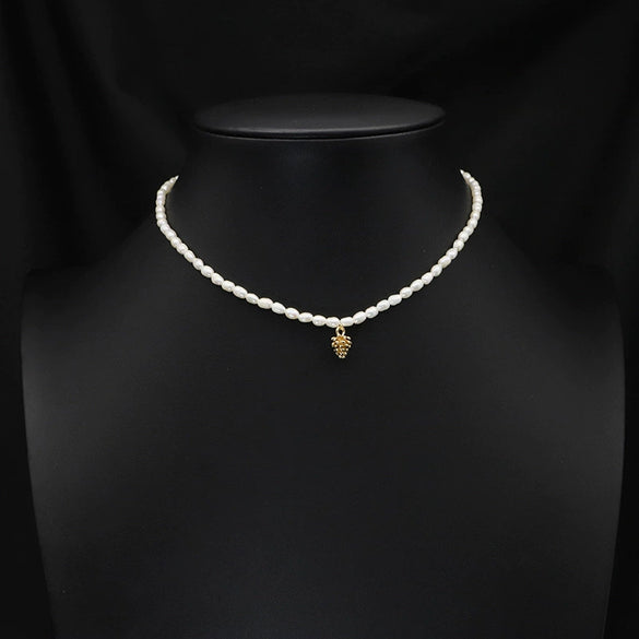 Wholesale Women's Freshwater Pearl Clavicle Chain Necklace With Geometric Design And Electroplating Treatment