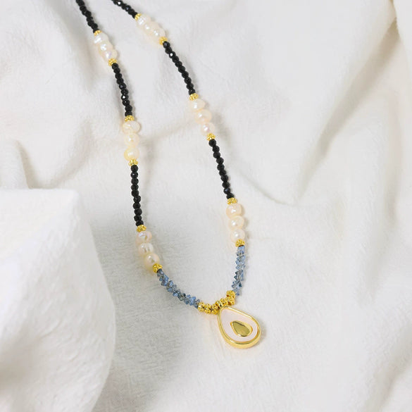 Wholesale Women's Freshwater Pearl Clavicle Chain Necklace With Geometric Design And Electroplating Treatment