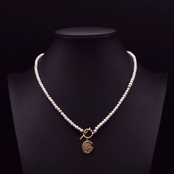 Wholesale Women's Freshwater Pearl Clavicle Chain Necklace With Geometric Design And Electroplating Treatment