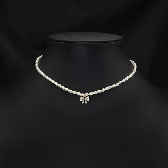 Wholesale Women's Freshwater Pearl Clavicle Chain Necklace With Geometric Design And Electroplating Treatment