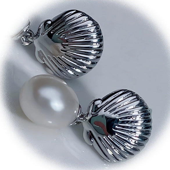 Wholesale Women's Freshwater Pearl Drop Shape S925 Silver Needle Earrings