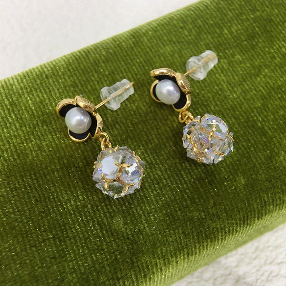 Wholesale Women's Freshwater Pearl Earrings S925 Sterling Silver Retro Crystal Ball Zircon Oblate Round Natural Design