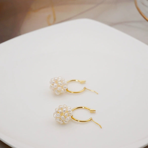 Wholesale Women's Freshwater Pearl Geometric Mini Ball Ear Buckle Vintage Earrings