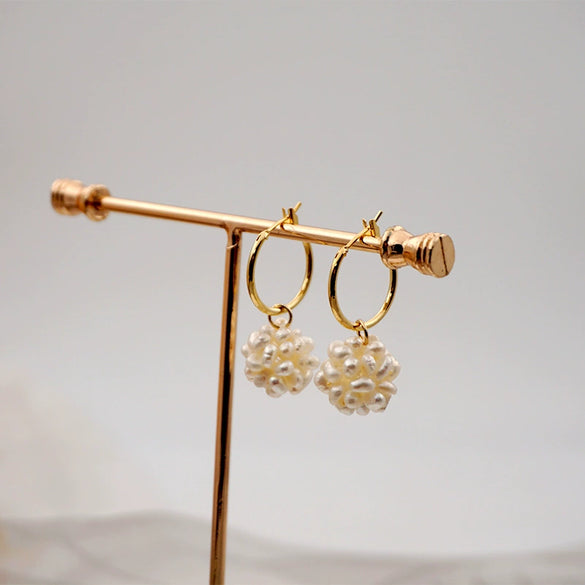 Wholesale Women's Freshwater Pearl Geometric Mini Ball Ear Buckle Vintage Earrings