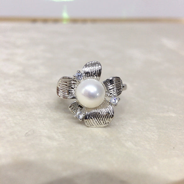 Wholesale Women's Freshwater Pearl Ring With Copper Accessories And Flower Zircon Design