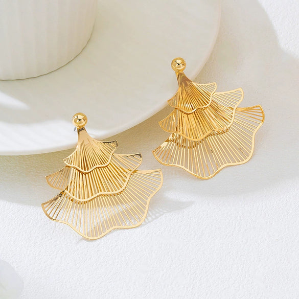 Wholesale Women's Geometric Alloy Electroplated Doublelayer Fivepetal Flower And Striped Leaf Tassel Earrings