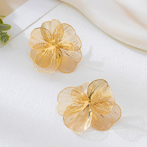Wholesale Women's Geometric Alloy Electroplated Hollow Flower Earrings