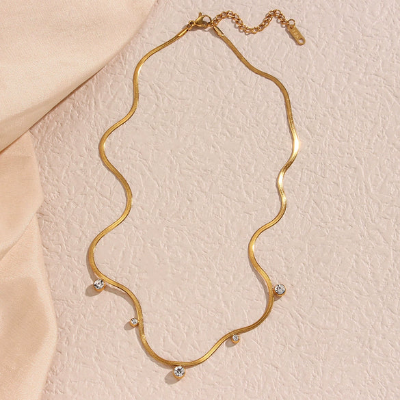 Wholesale Women's Geometric Asymmetrical Round Zircon Stainless Steel And Titanium Steel Electroplated Snake Bone Chain Necklace
